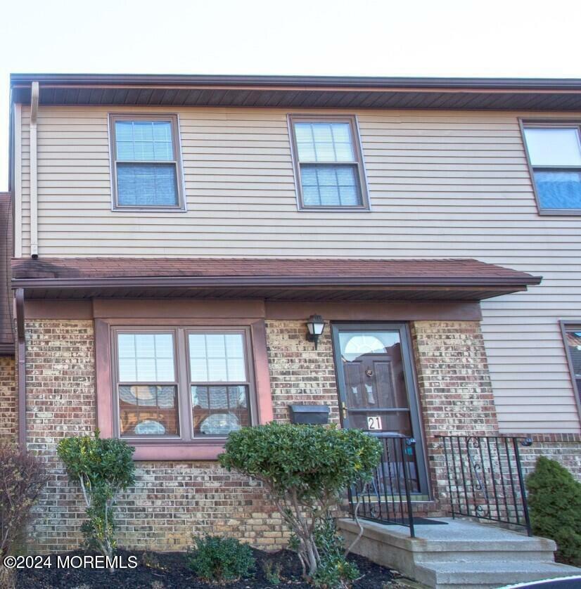 Property Photo:  21 Village Green Court  NJ 07730 