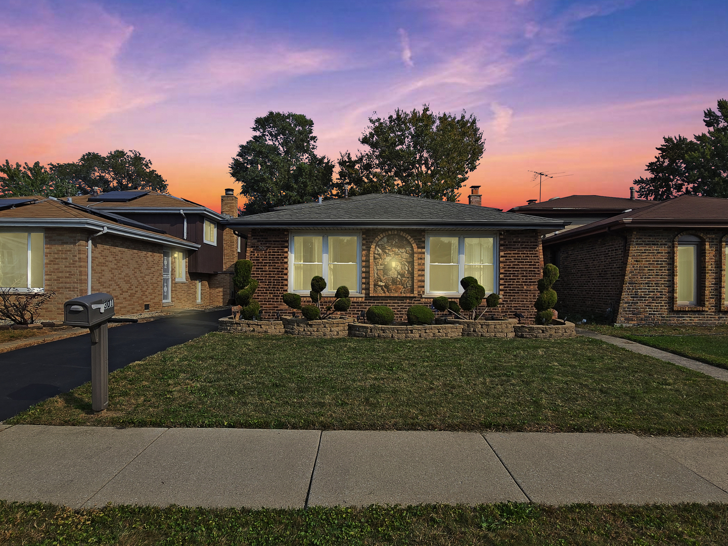 Property Photo:  301 Cornell Avenue  IL 60409 