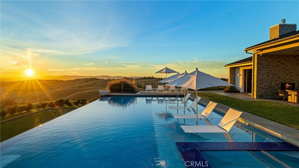 Property Photo: 888 Camino Vina CA 93446