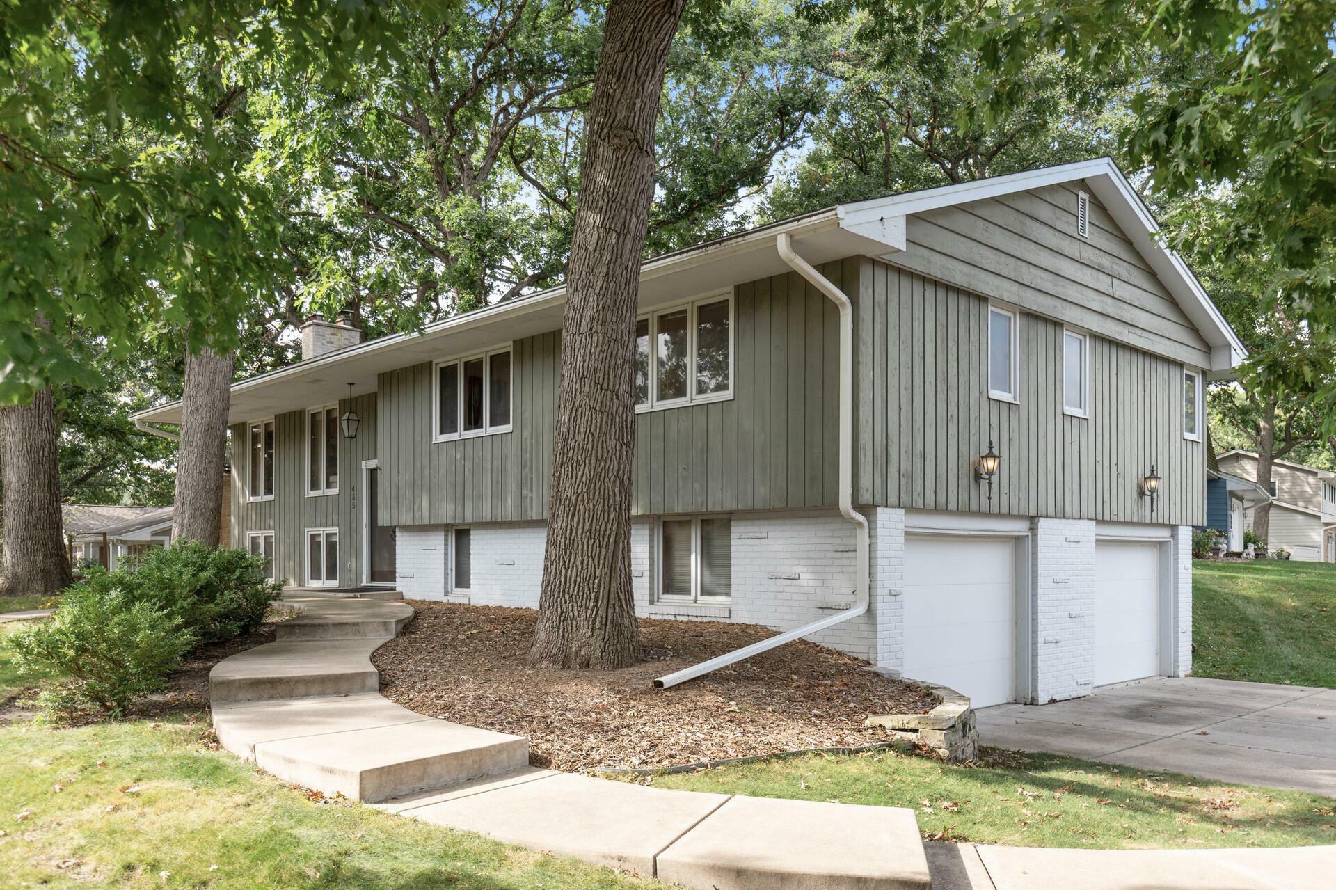 Property Photo:  435 Idaho Avenue N  MN 55427 