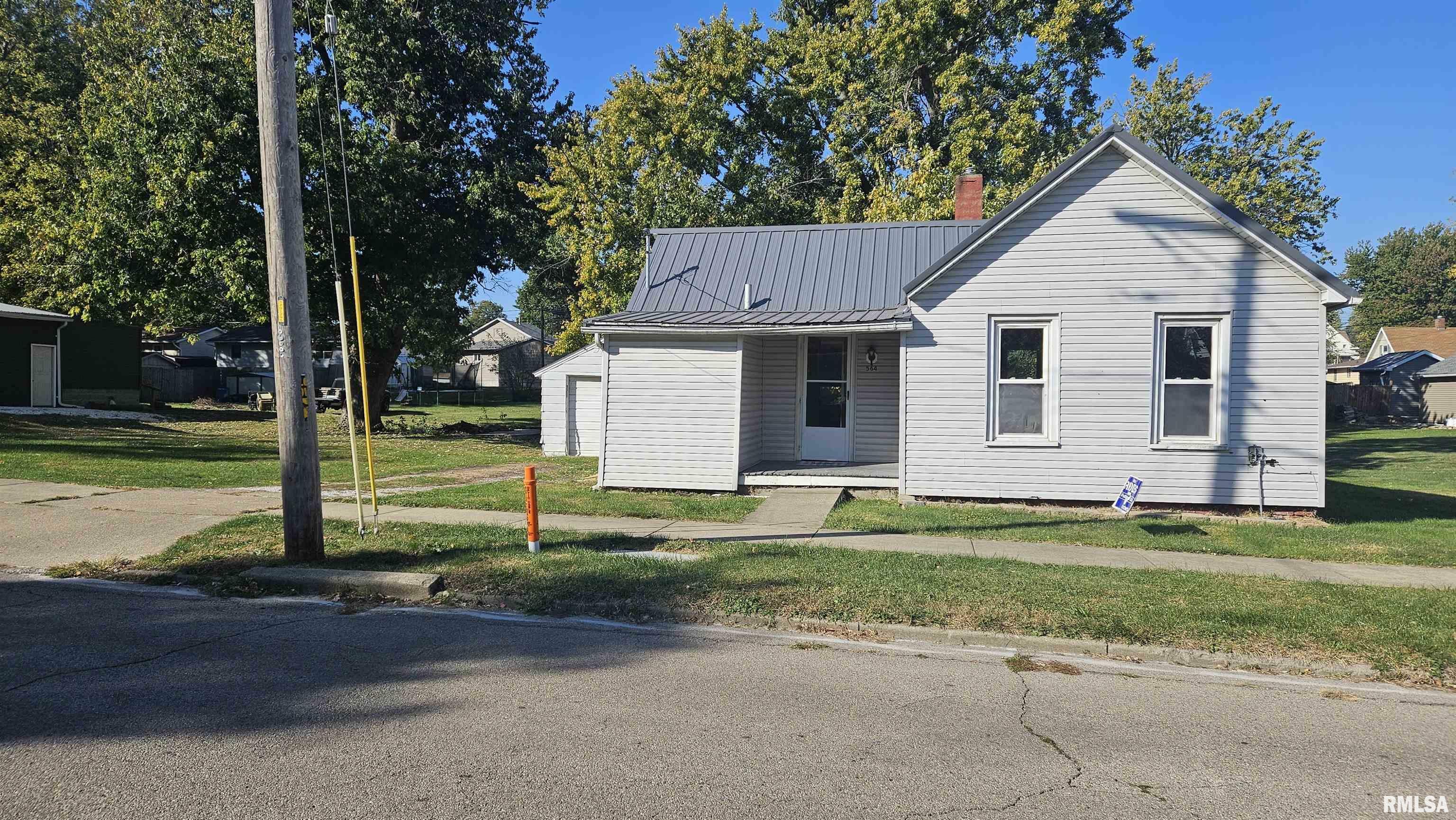 Property Photo:  564 N 7th Avenue  IL 61520 