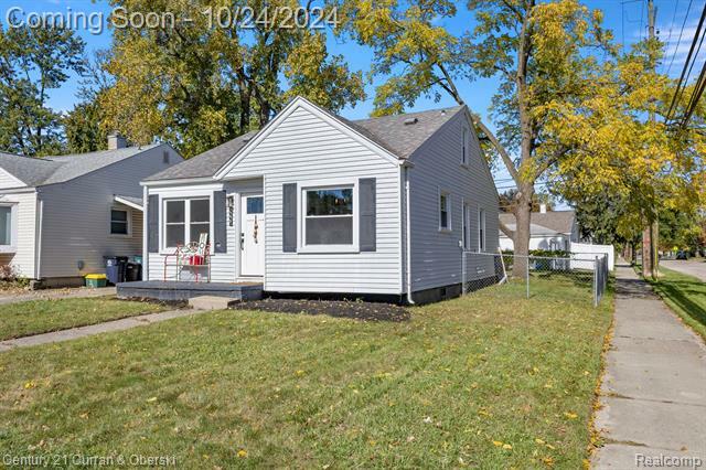 Property Photo:  2221 Rowland Avenue  MI 48067 