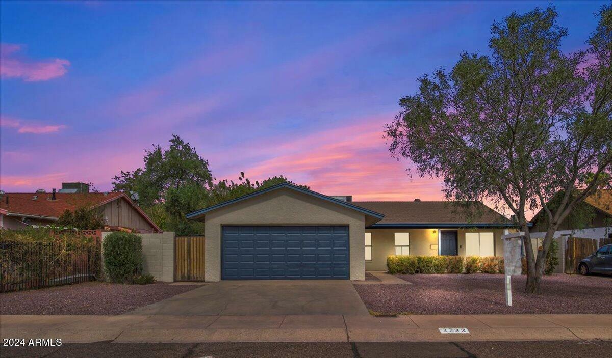 Property Photo: 2732 E Cactus Road AZ 85032