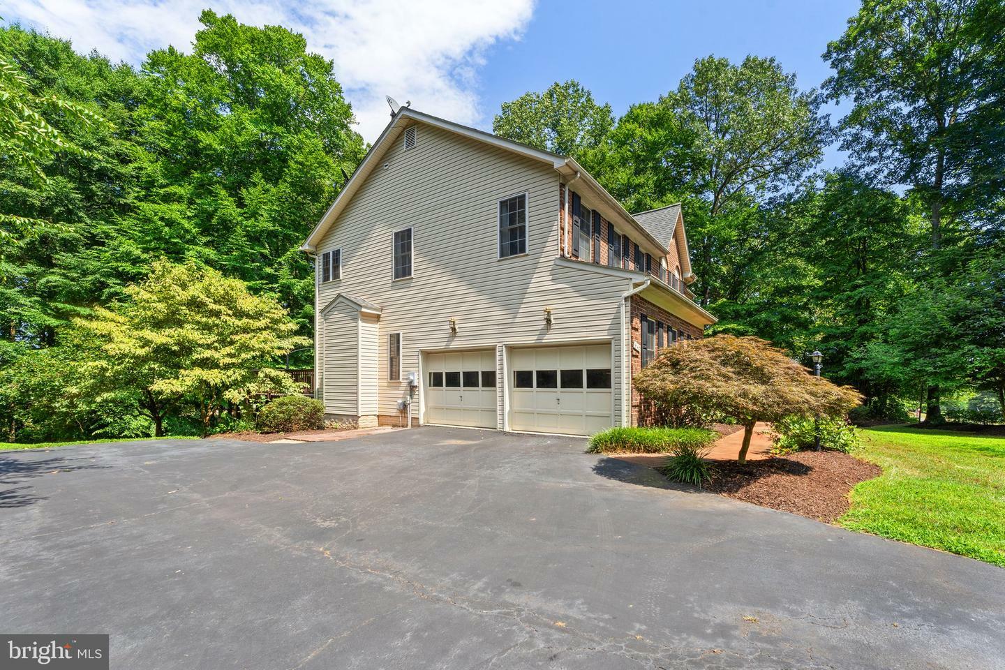 Property Photo:  6140 Mint Springs Drive  VA 20187 