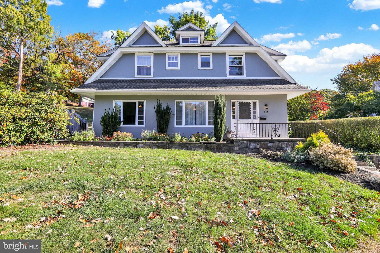 Property Photo:  19 Wyomissing Hills Boulevard  PA 19609 