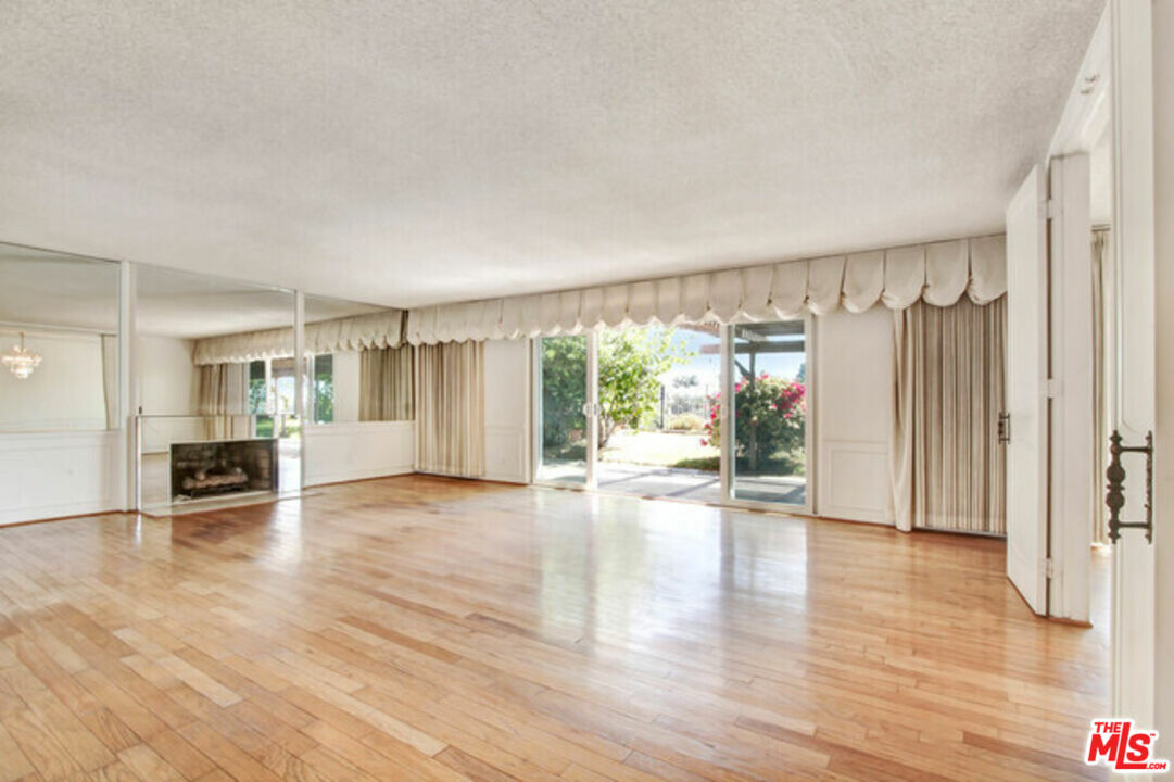 Property Photo:  5230   Los Caballeros Way  CA 90027 