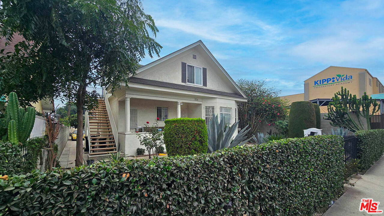 Property Photo:  1126  W Vernon Ave  CA 90037 