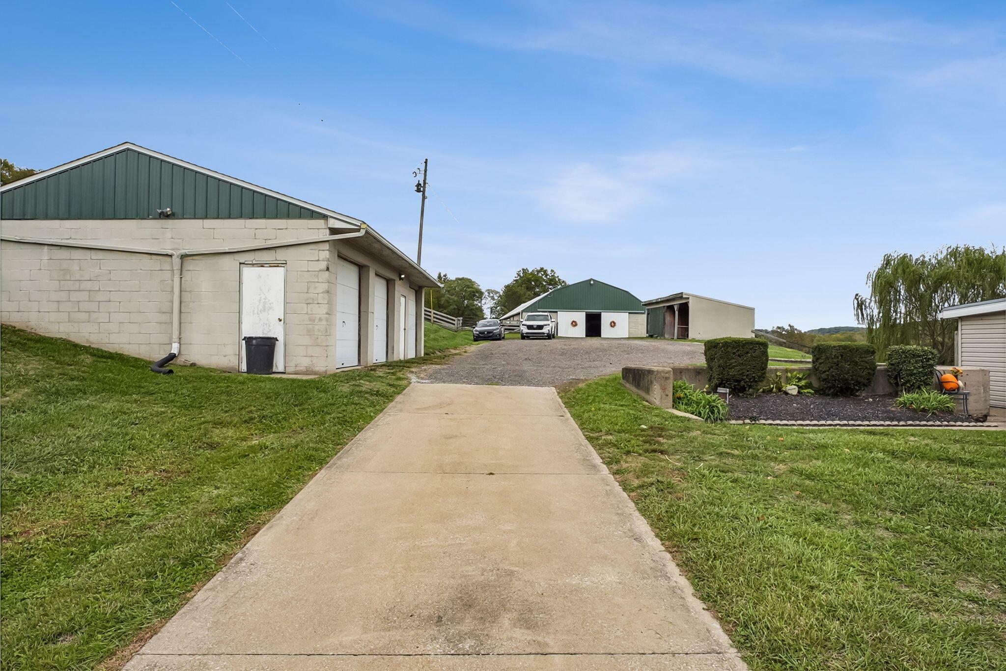 Property Photo:  2900 Delmont Road SW  OH 43130 