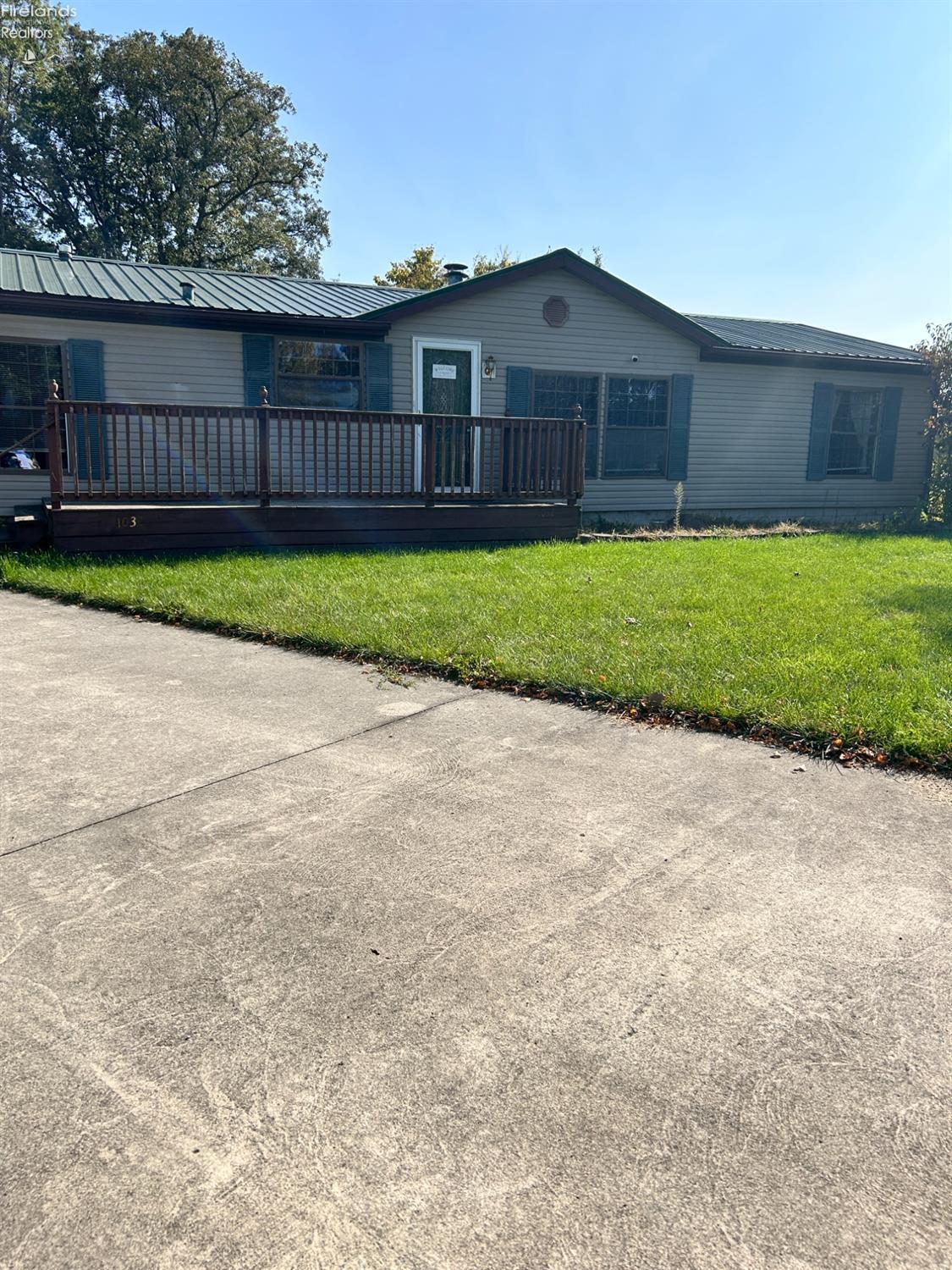 Property Photo: 1032 Mallard Court OH 43420