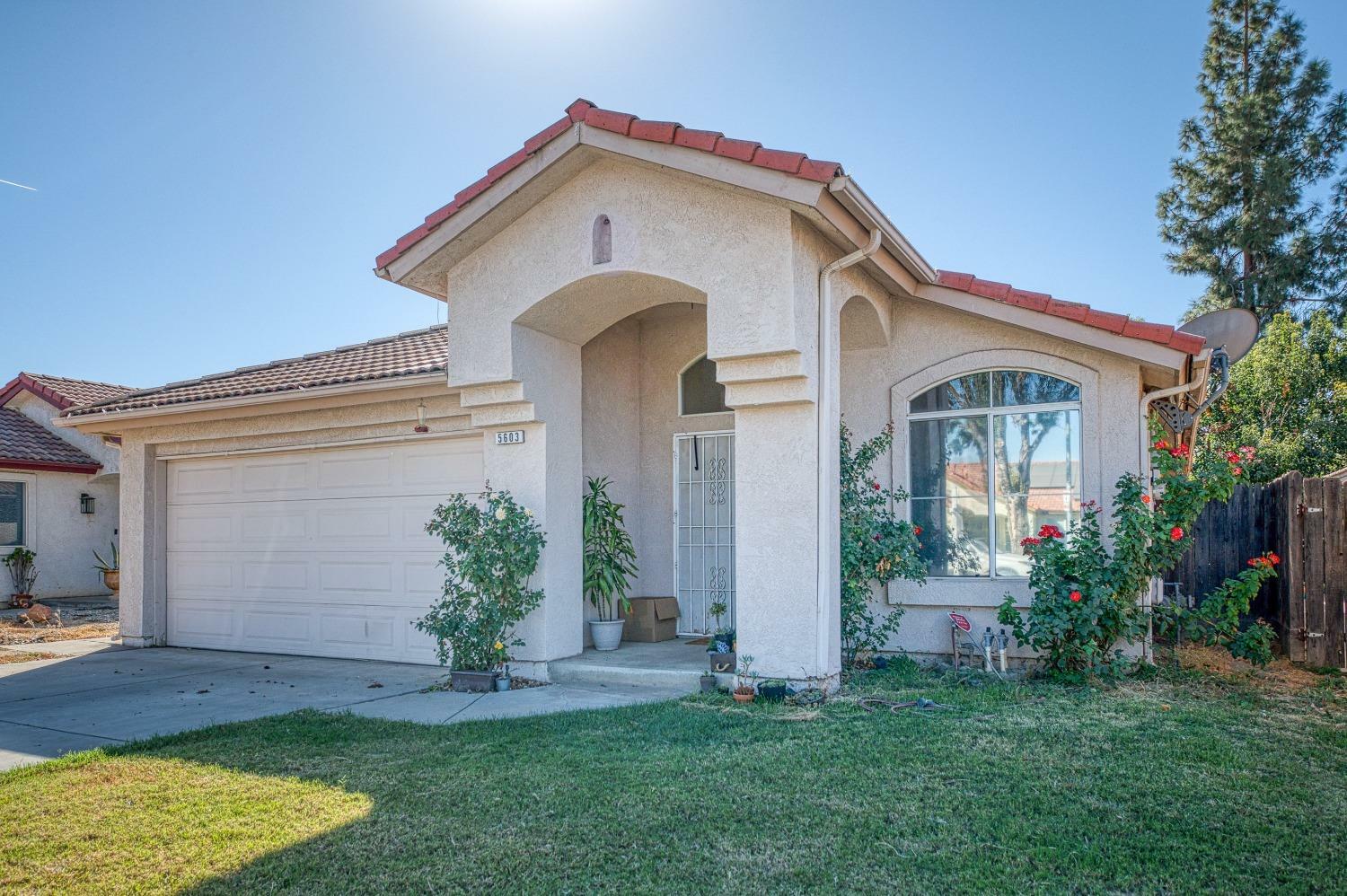 Property Photo:  5603 W Sample Avenue  CA 93722 