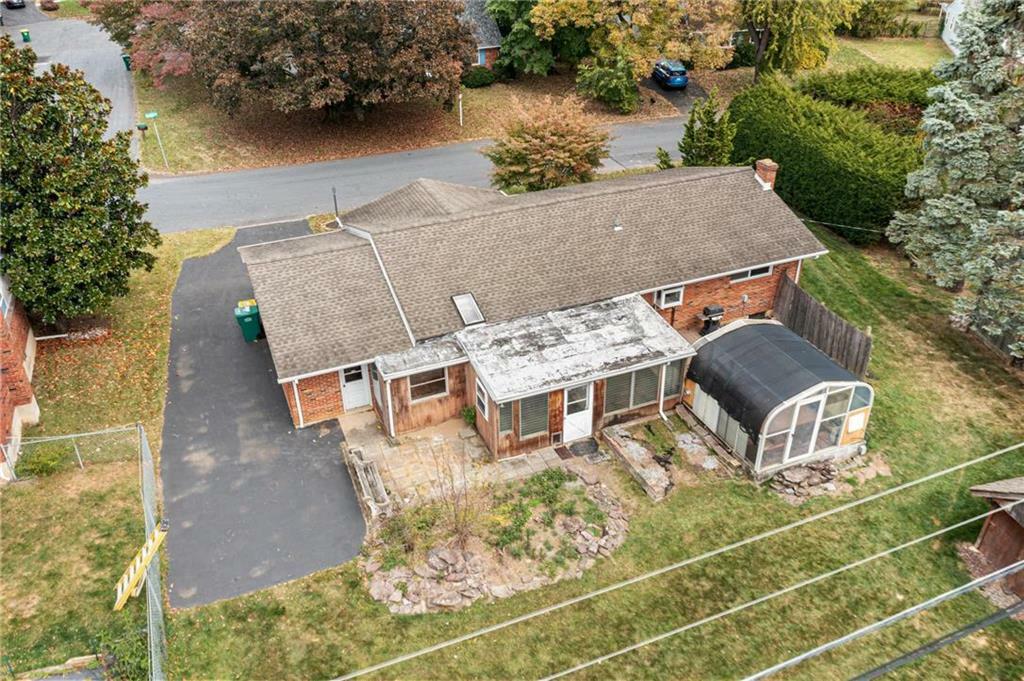 Property Photo:  7106 Heather Road  PA 18062 