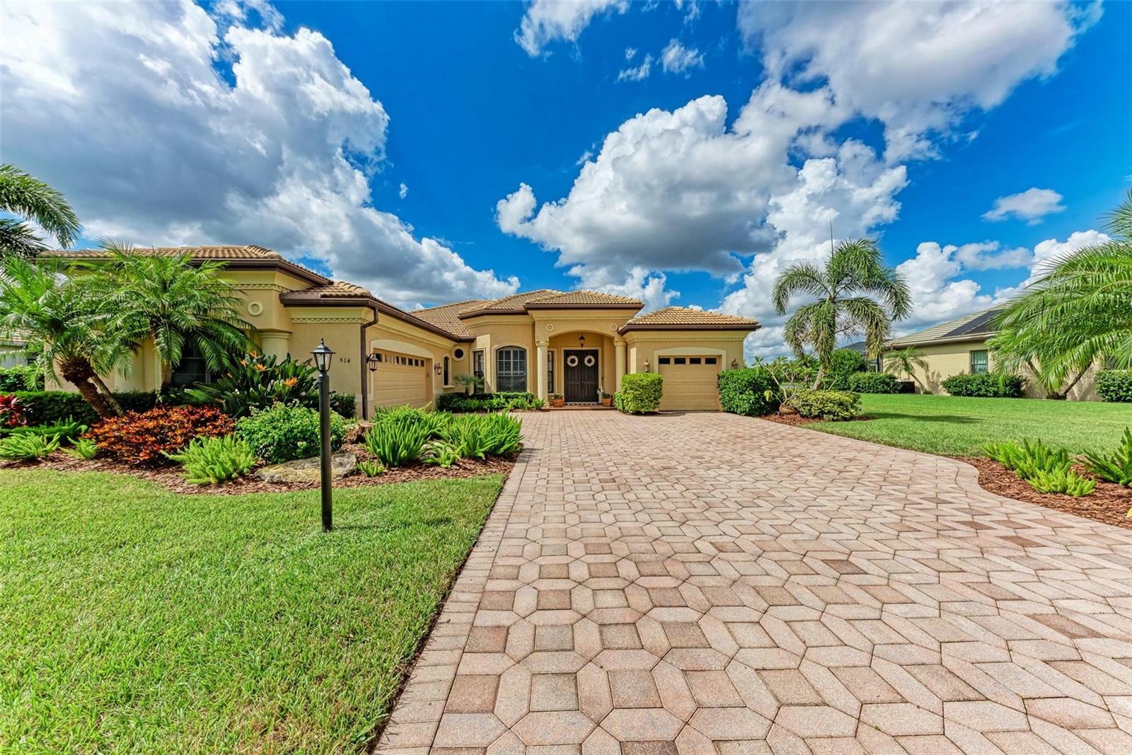 Property Photo:  514 Country Meadows Way  FL 34212 