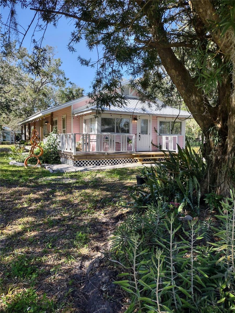 Property Photo: 218 S Hernando Avenue FL 34266