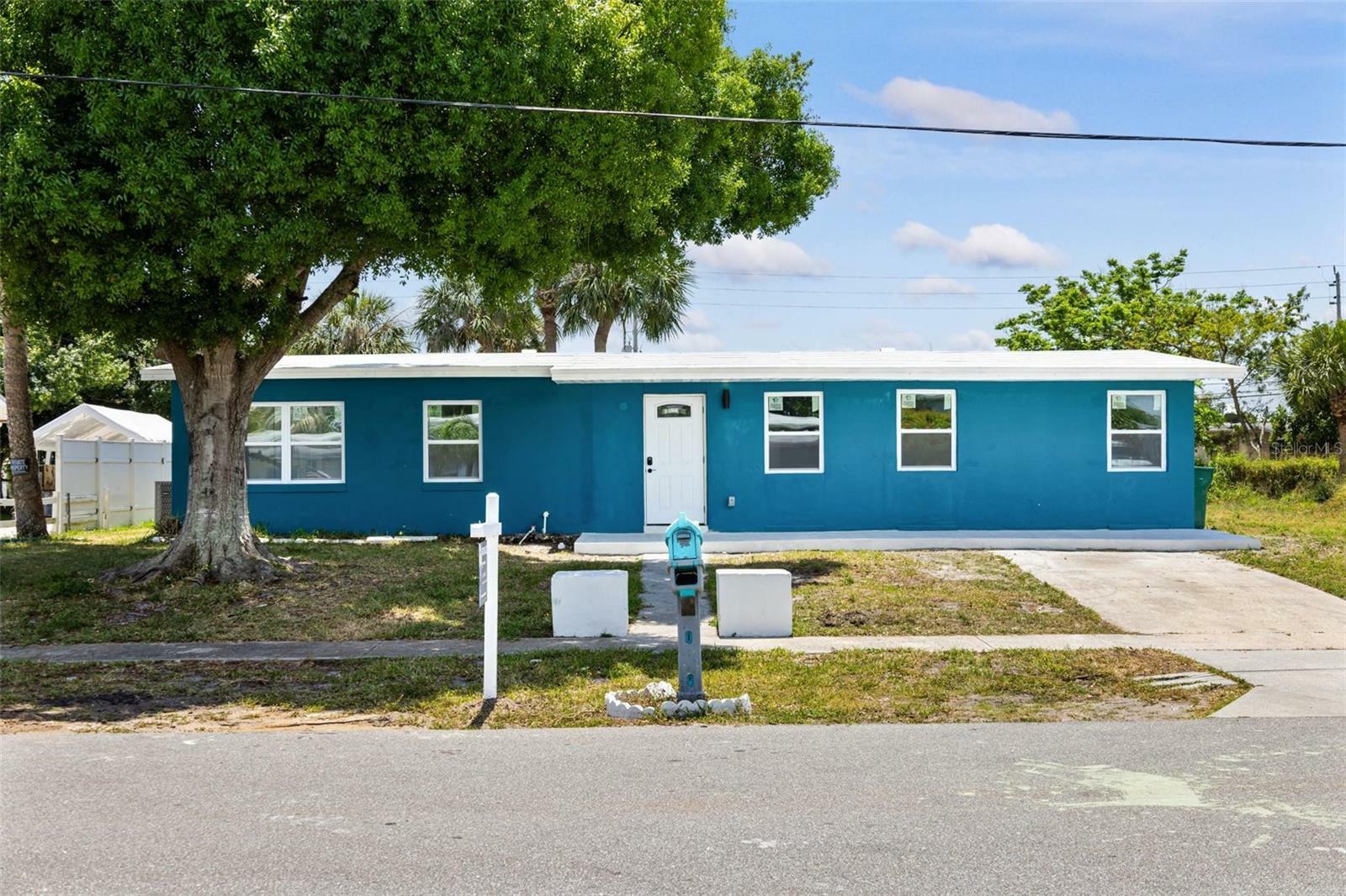 Property Photo:  21913 Felton Avenue  FL 33952 