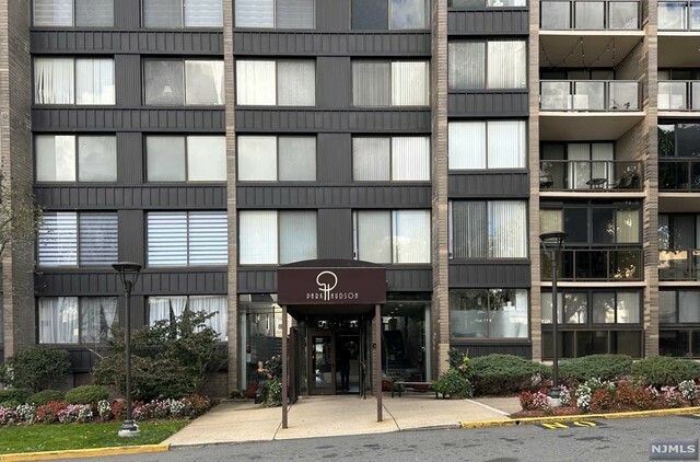 Property Photo:  9060 Palisade Avenue 716  NJ 07047 