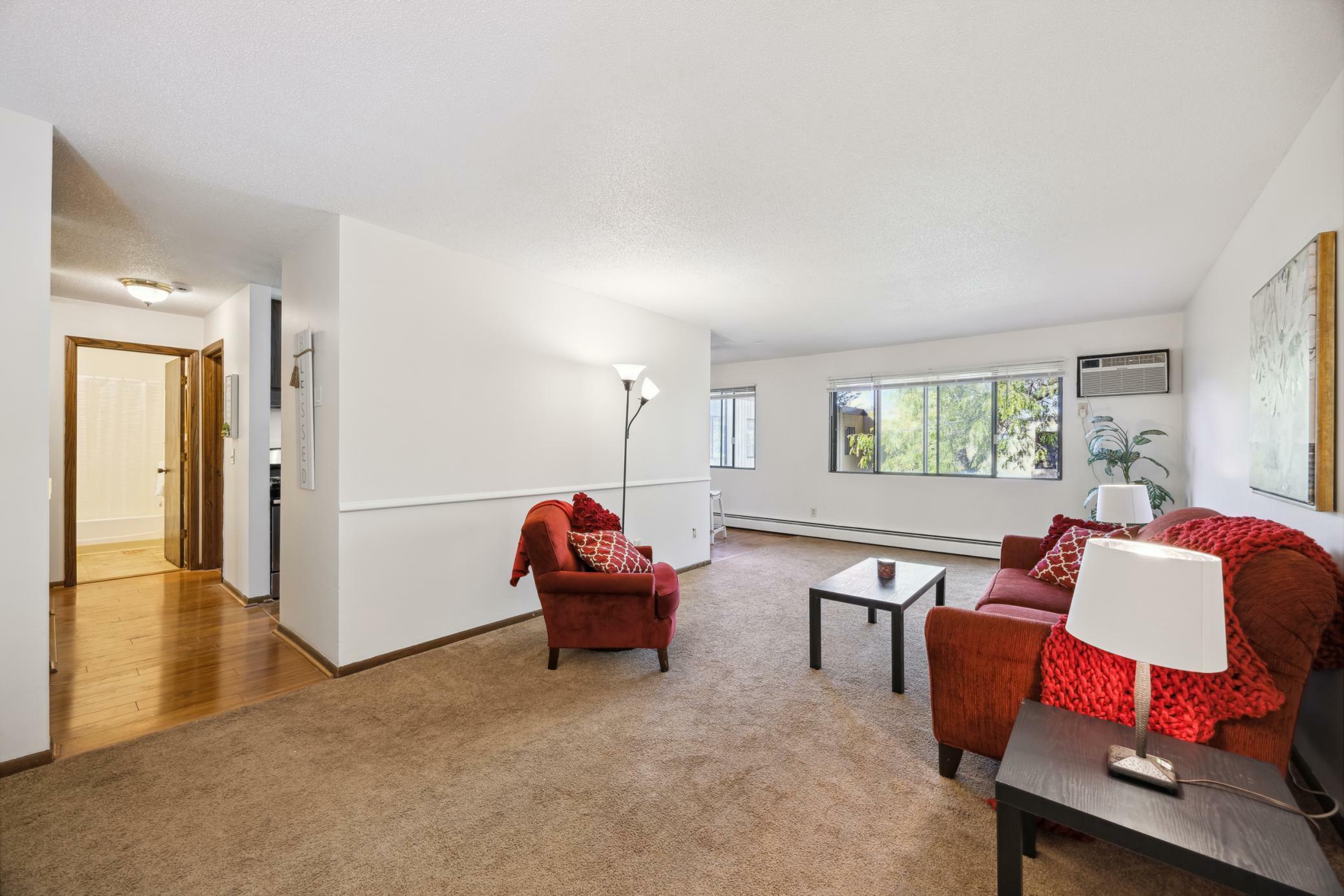 Property Photo:  4101 Parklawn Avenue 305  MN 55435 