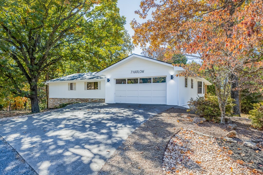 Property Photo:  7 Harlow Drive  AR 72715 