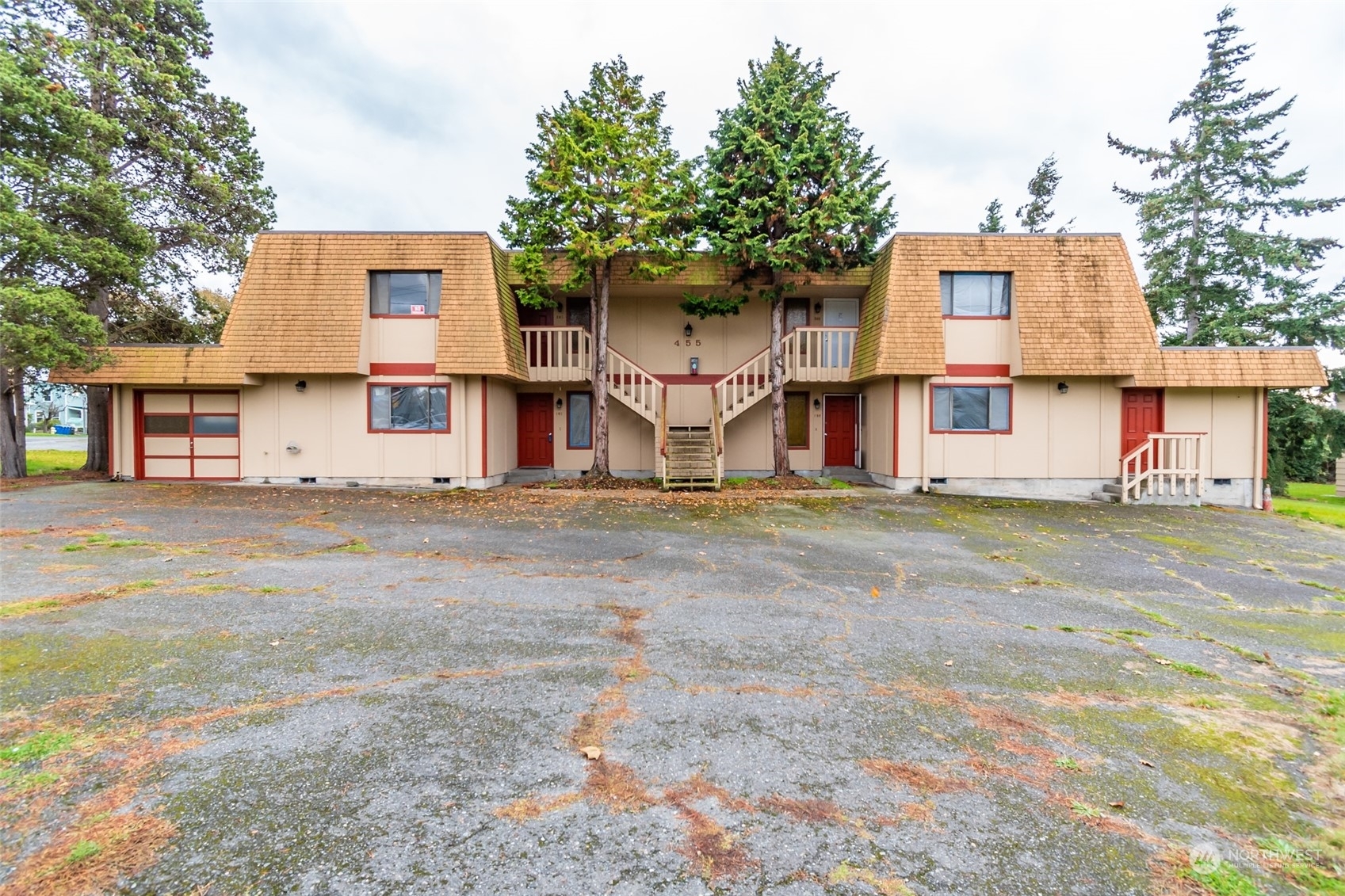 Property Photo:  455 SE 8th Avenue  WA 98277 