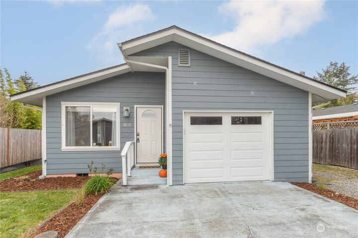 Property Photo:  3125  Hancock Street  WA 98368 