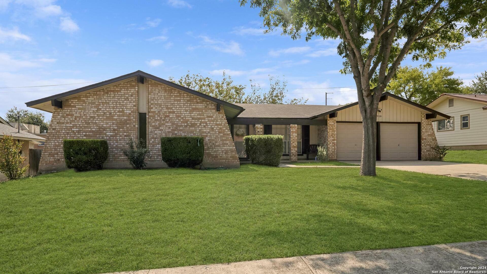 Property Photo:  5918 Bennington Dr  TX 78228 