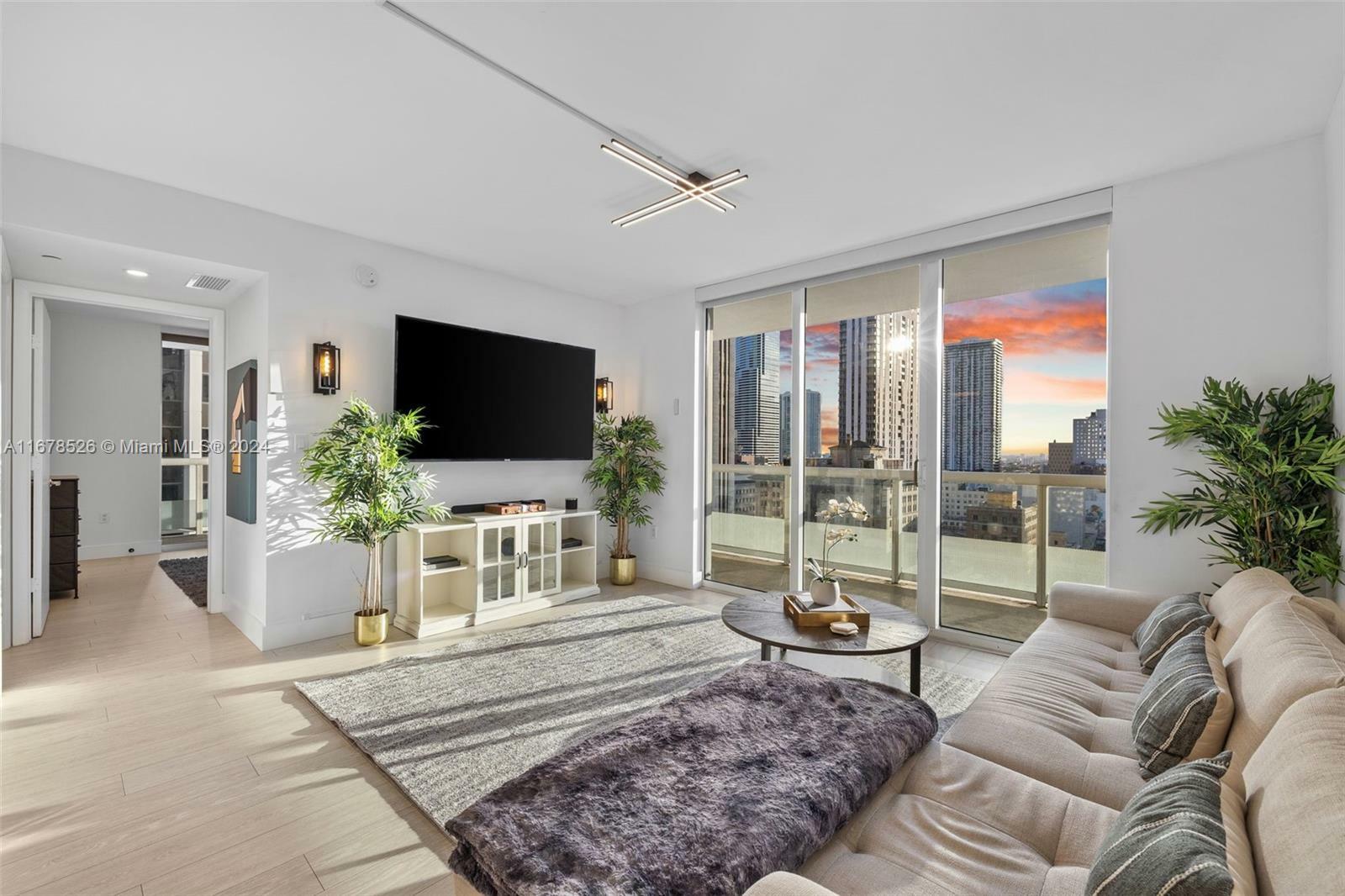 Property Photo:  50 Biscayne Blvd 1911  FL 33132 