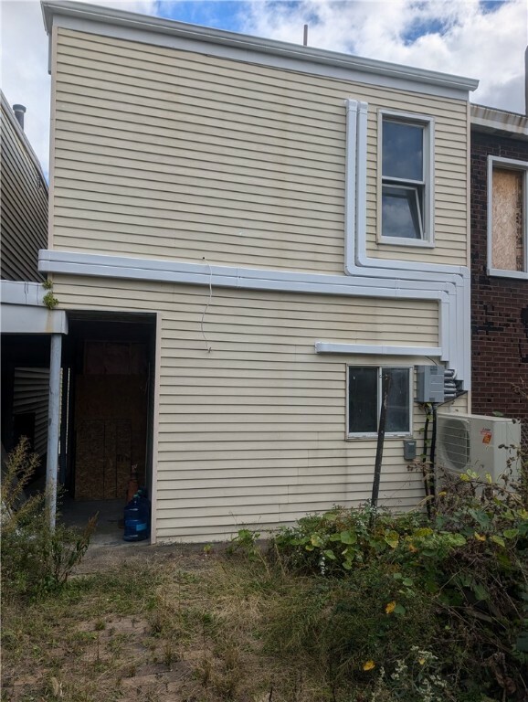 Property Photo:  445 State Way  PA 15224 