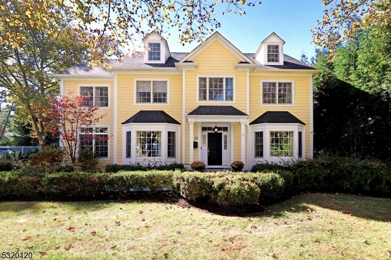 Property Photo: 22 Roosevelt Blvd NJ 07932
