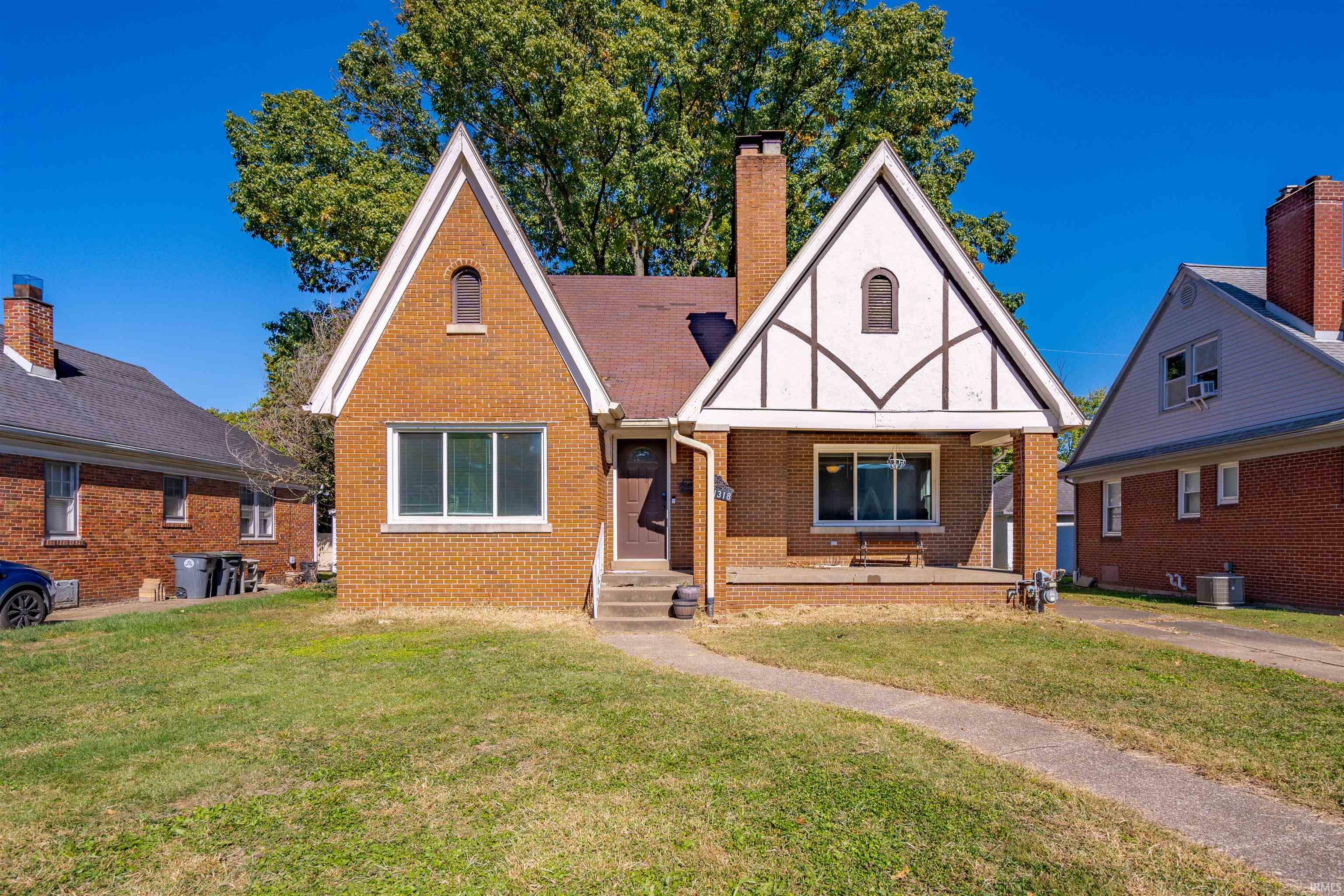 Property Photo: 1318 Ravenswood Drive IN 47714
