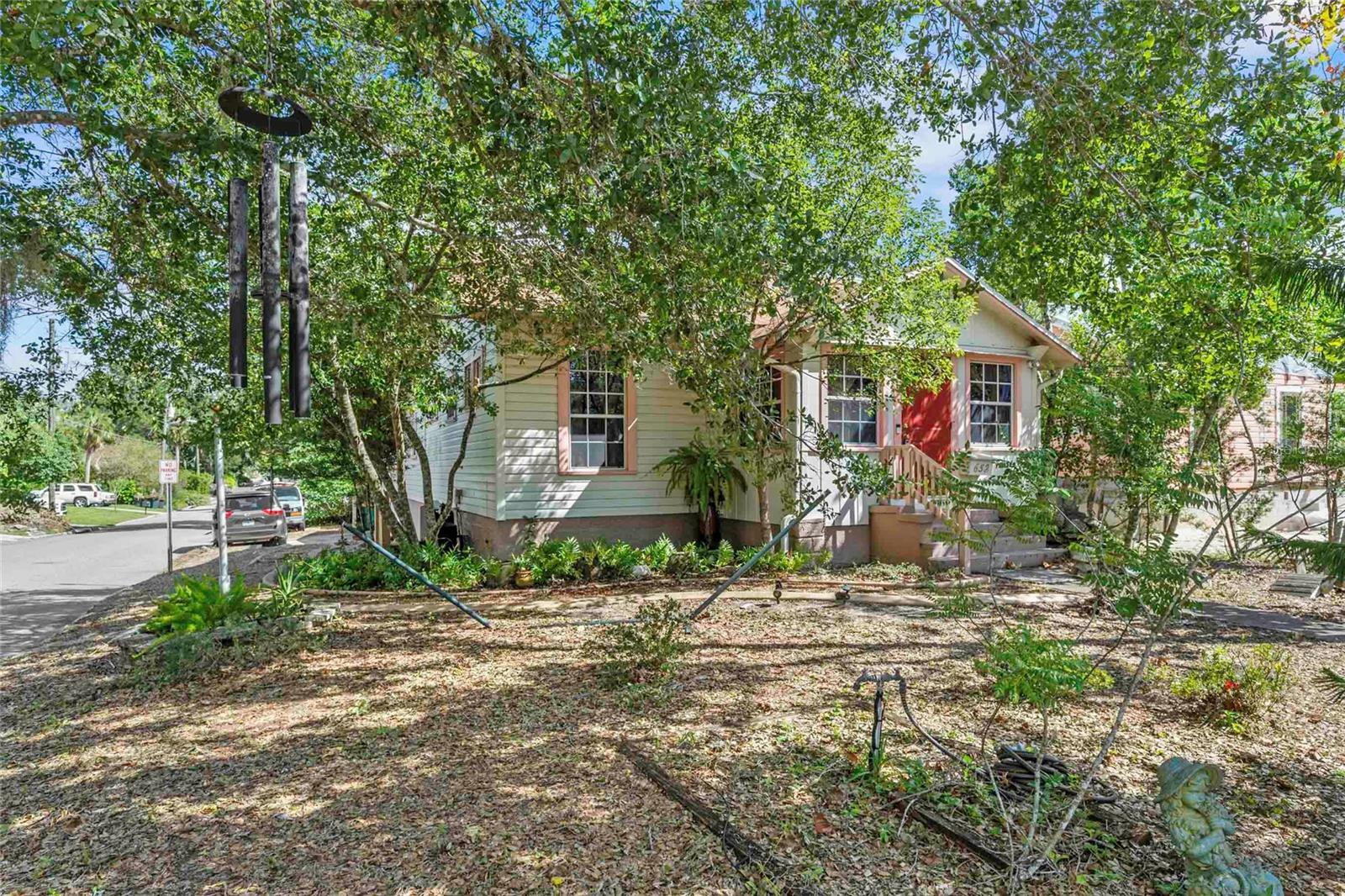 Property Photo:  652 N Tremain Street  FL 32757 