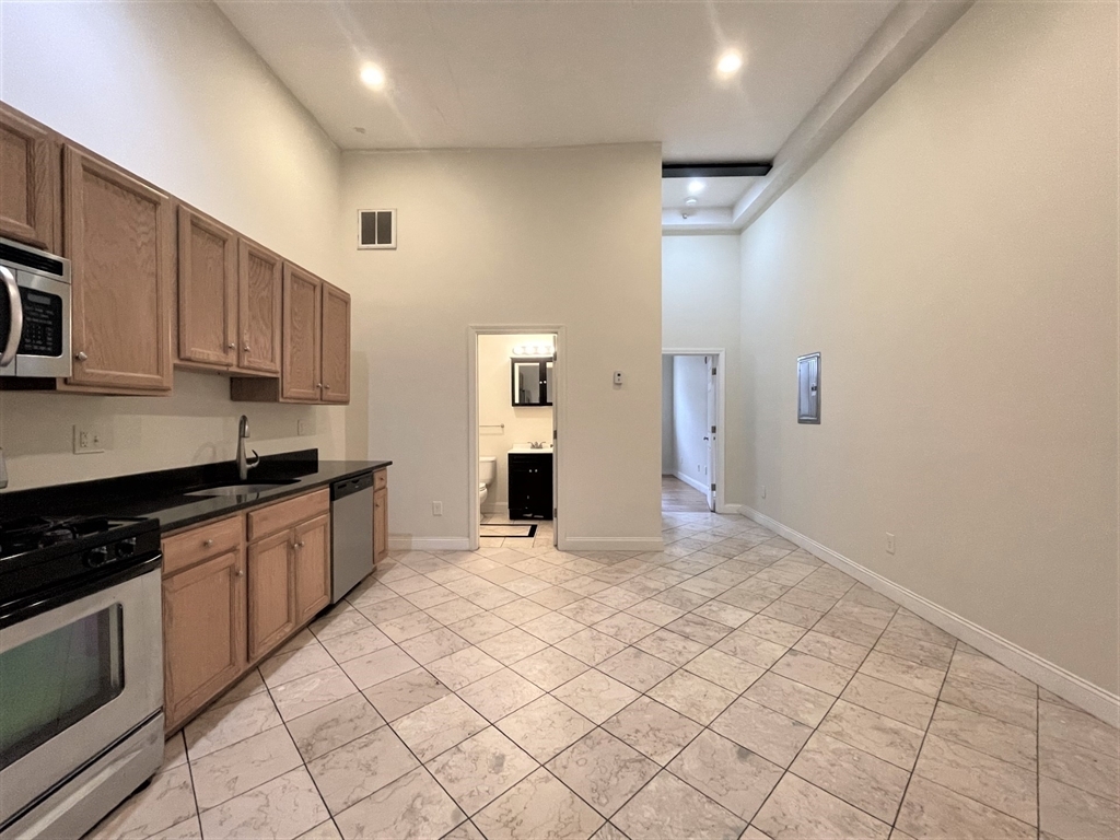 Property Photo:  61 Exchange Street 8  MA 02148 