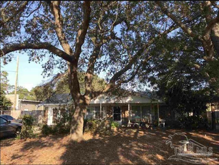 Property Photo: 1790 Abercrombie Rd FL 32563