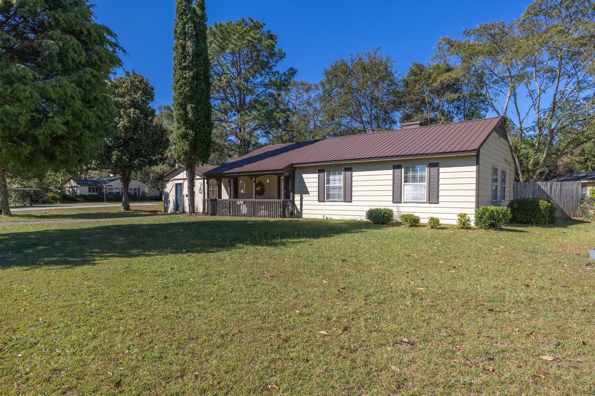 Property Photo:  1106 Hahn Avenue NE  SC 29801 