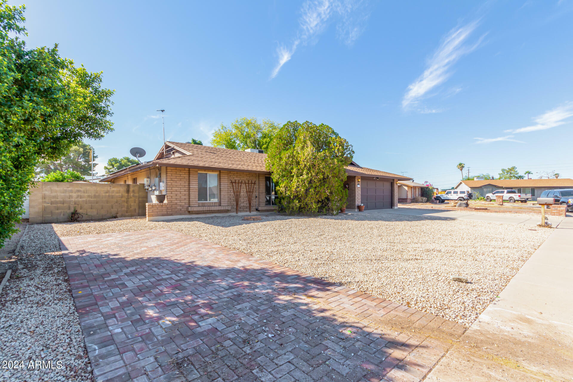 Property Photo:  1831 W Topeka Drive  AZ 85027 