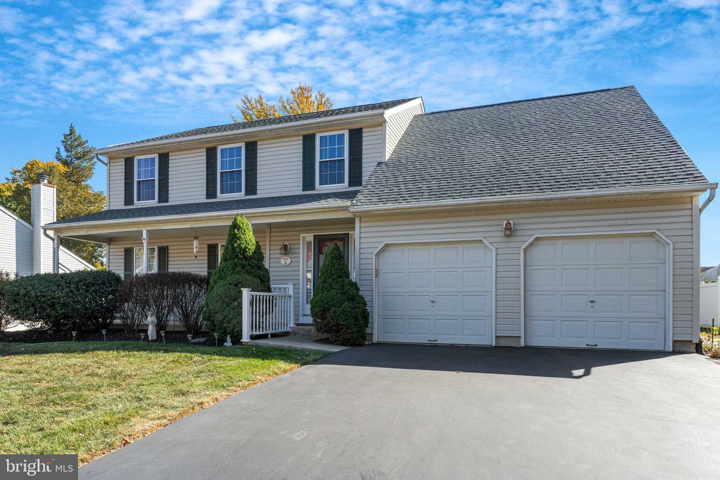 Property Photo:  10 Pickering Bend  PA 19047 