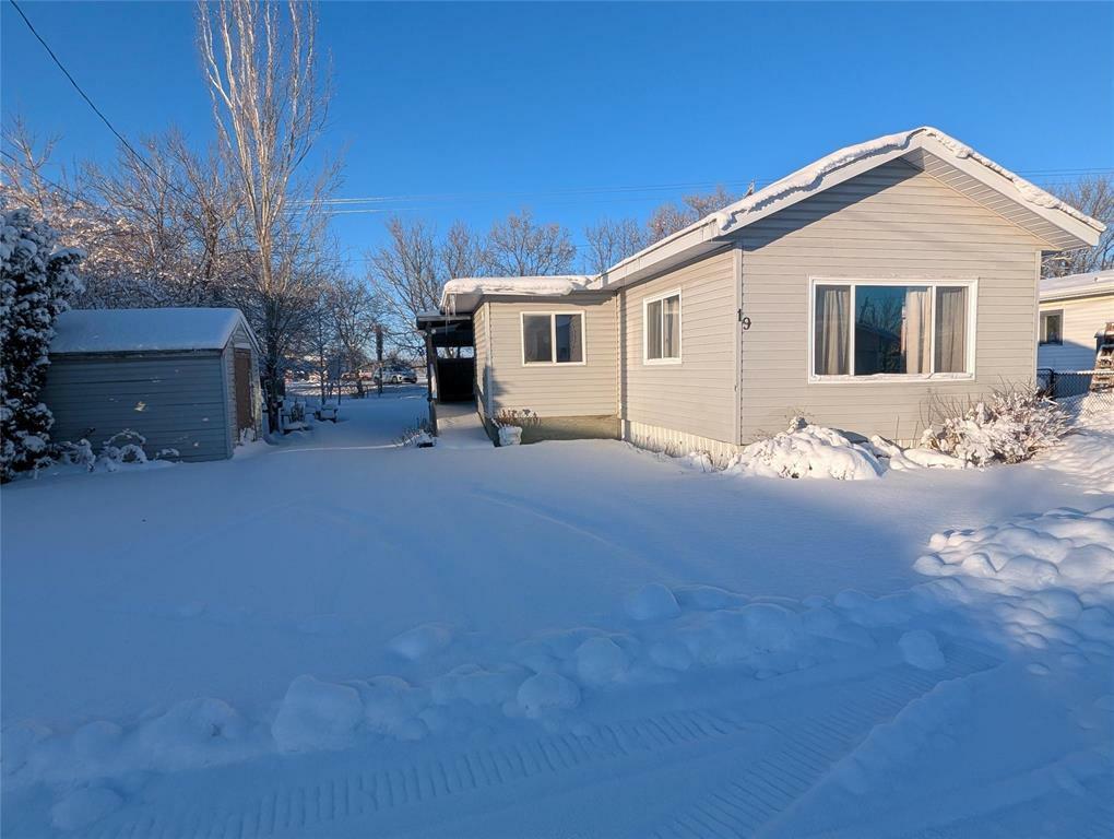 Property Photo:  19 Cottonwood Trailer Court Road  MB R0A 0R0 