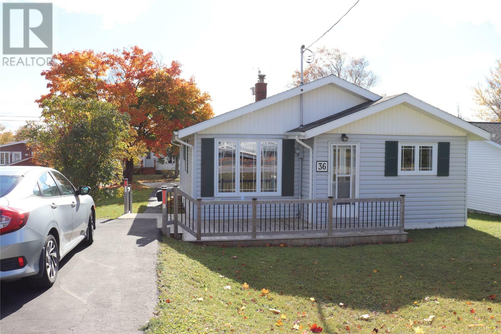 Property Photo:  36 Pleasant Avenue  NL A2N 1S2 