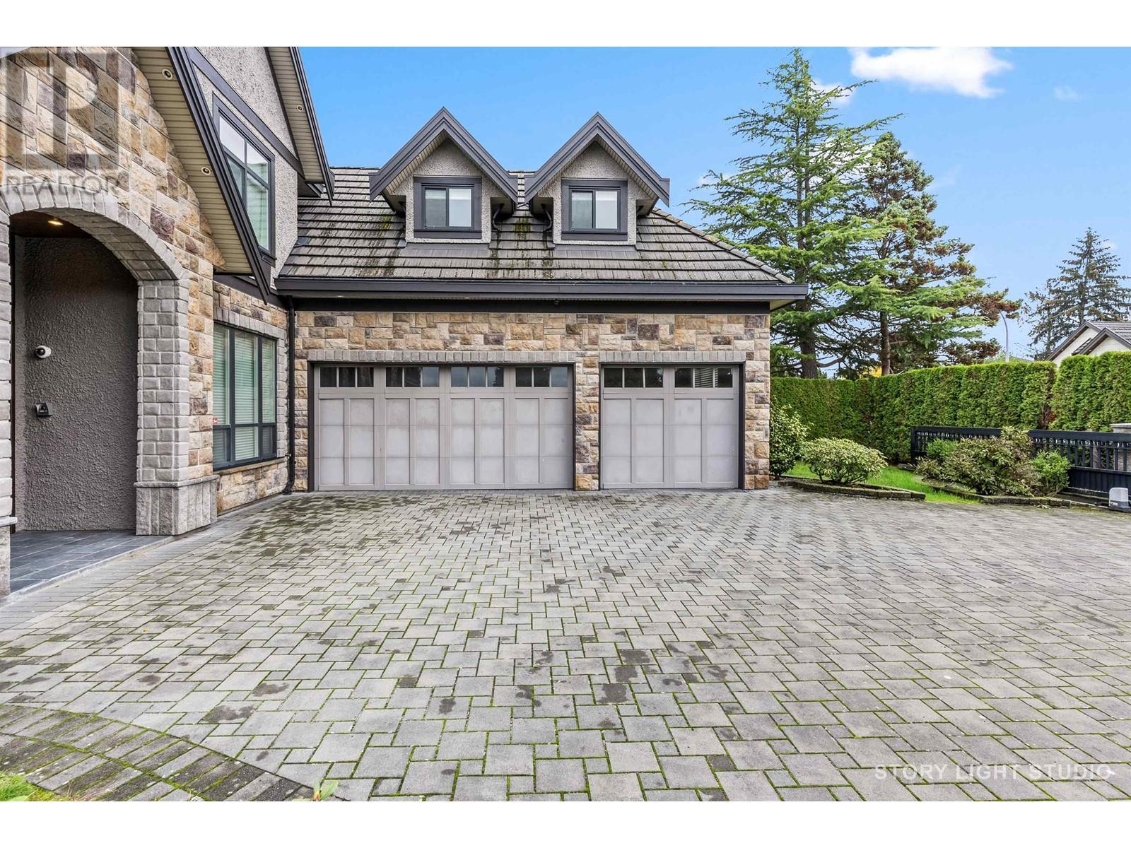 Property Photo: 5515 Langtree Avenue BC V7C 4L6