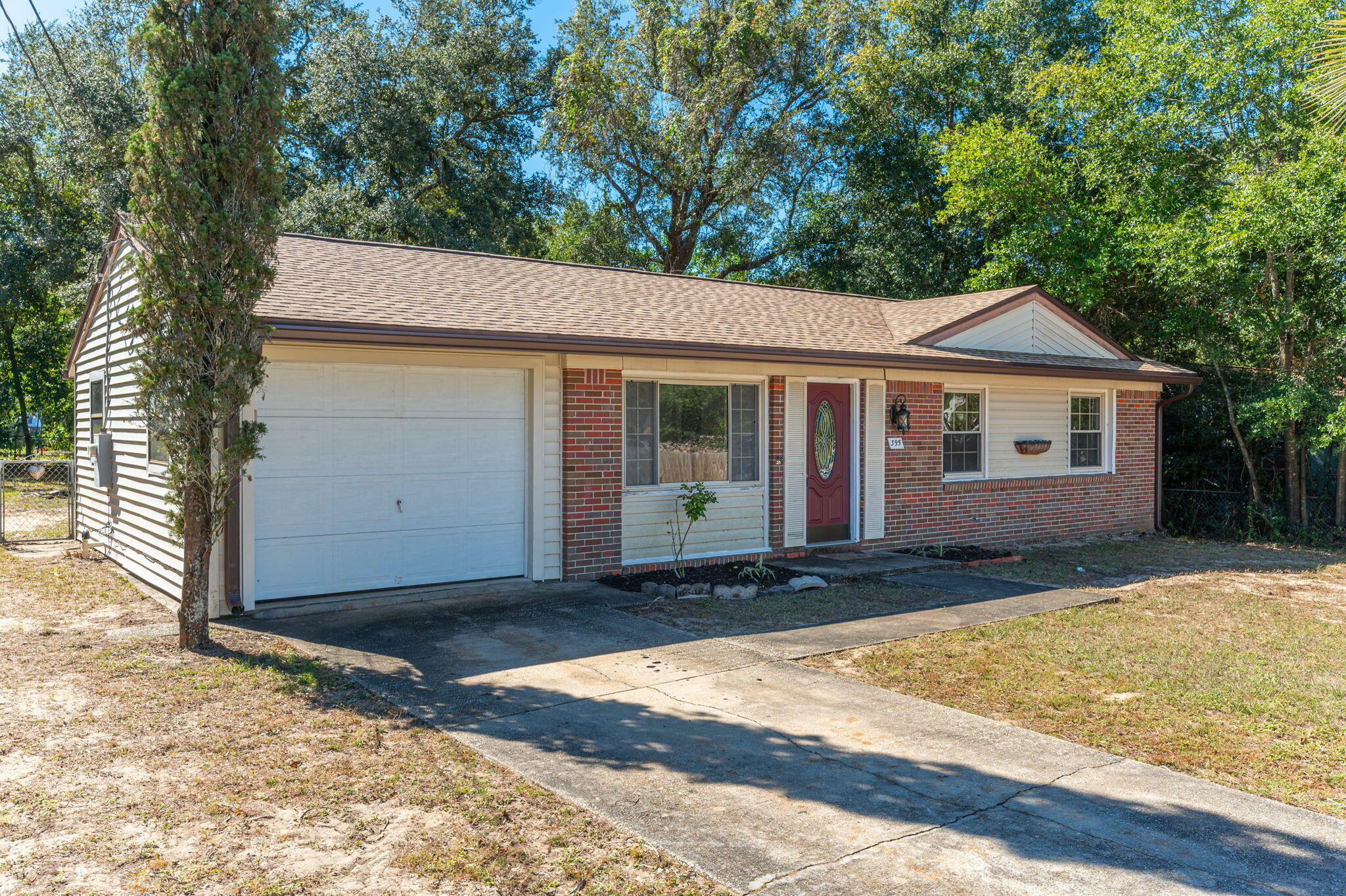 Property Photo:  395 Iowa Street  FL 32580 