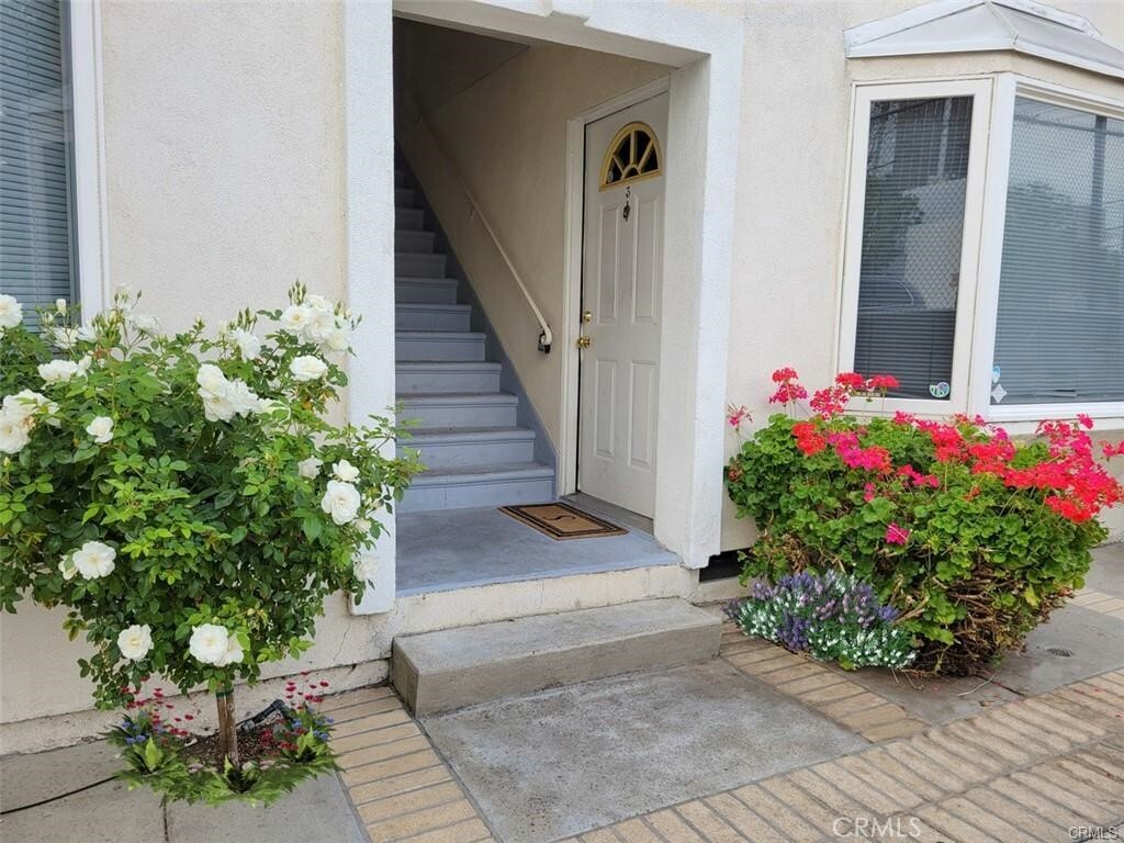 Property Photo:  14701 Dickens Street 3  CA 91403 