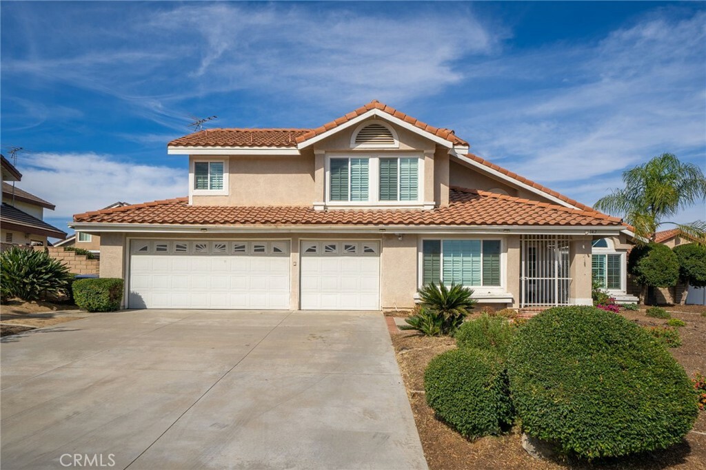 142 Port Royal Way  Riverside CA 92506 photo