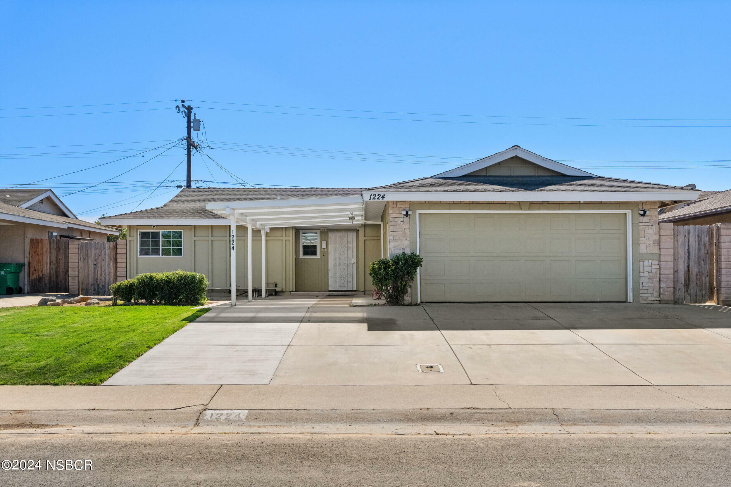 Property Photo:  1224 E Creston Street  CA 93454 