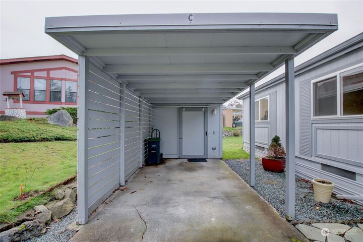 Property Photo:  2920  Heller Street C  WA 98277 