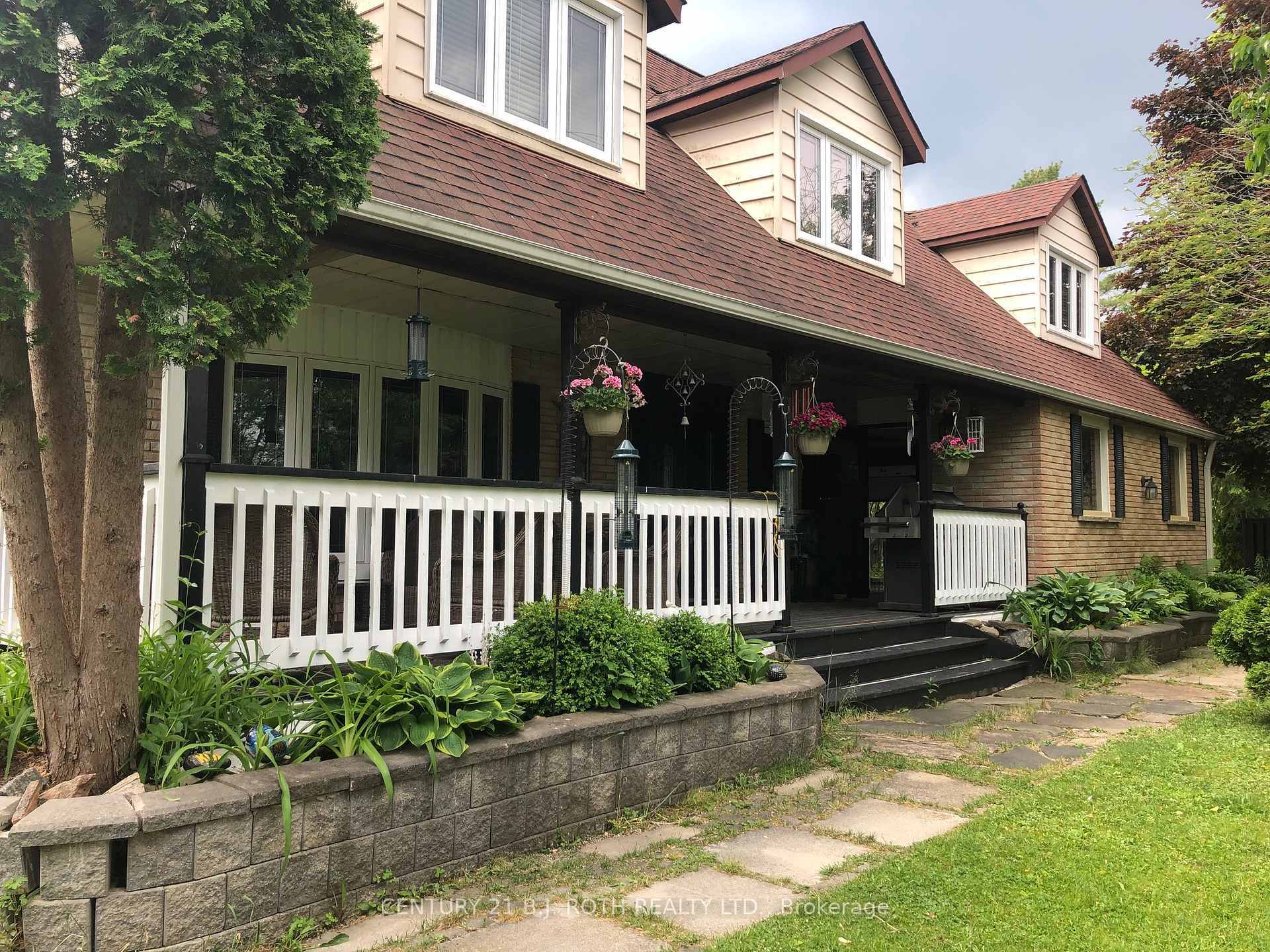 Property Photo: 1711 South Porcupine Avenue 2 ON L9S 1S6