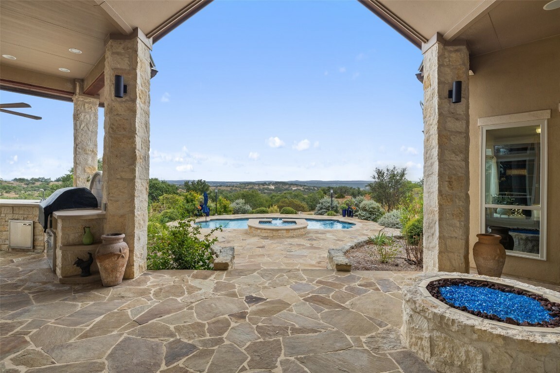 Property Photo: 1900 Byrd Ranch Road TX 78636