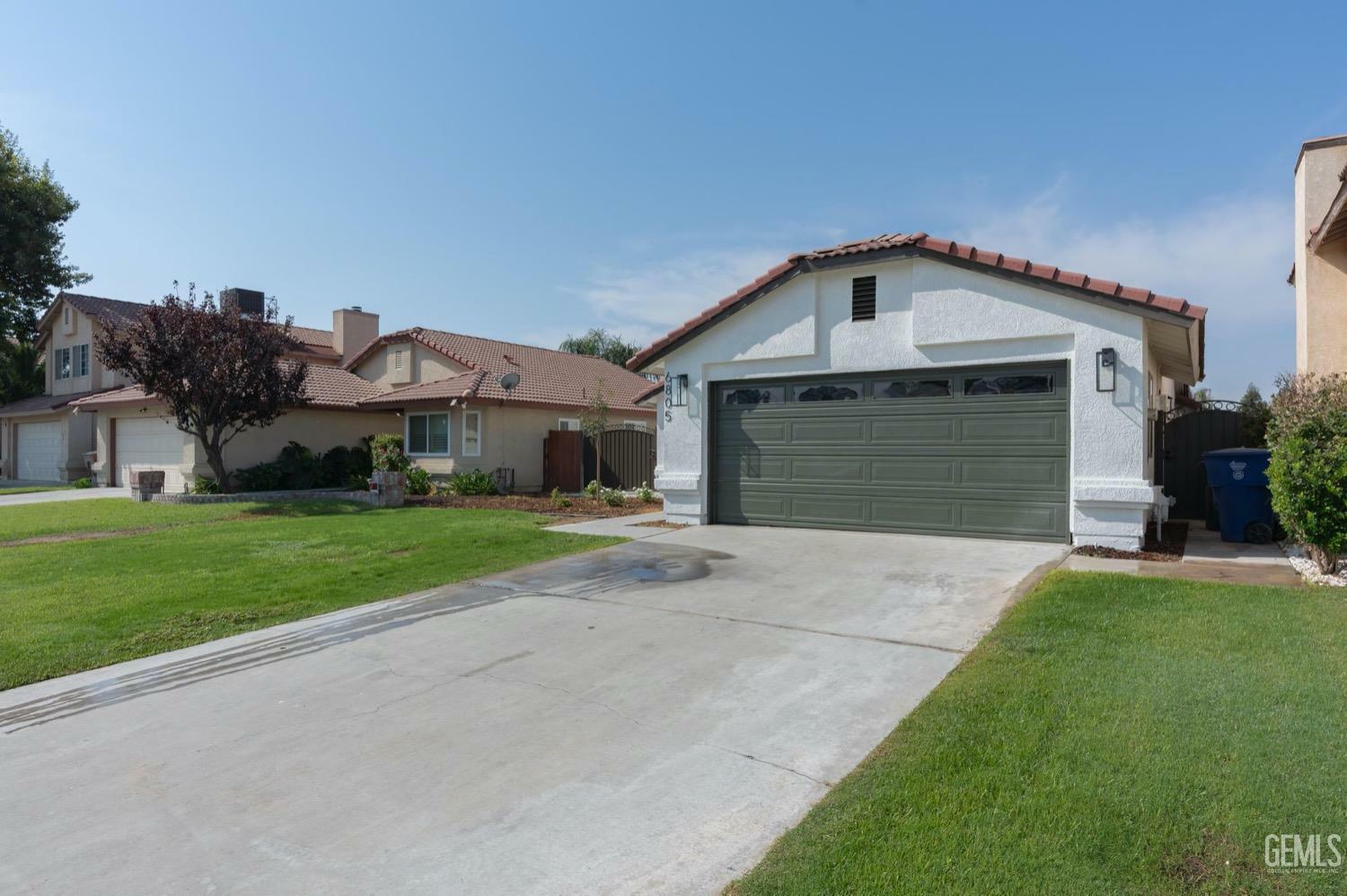 Property Photo:  6805 Leisure Street  CA 93313 