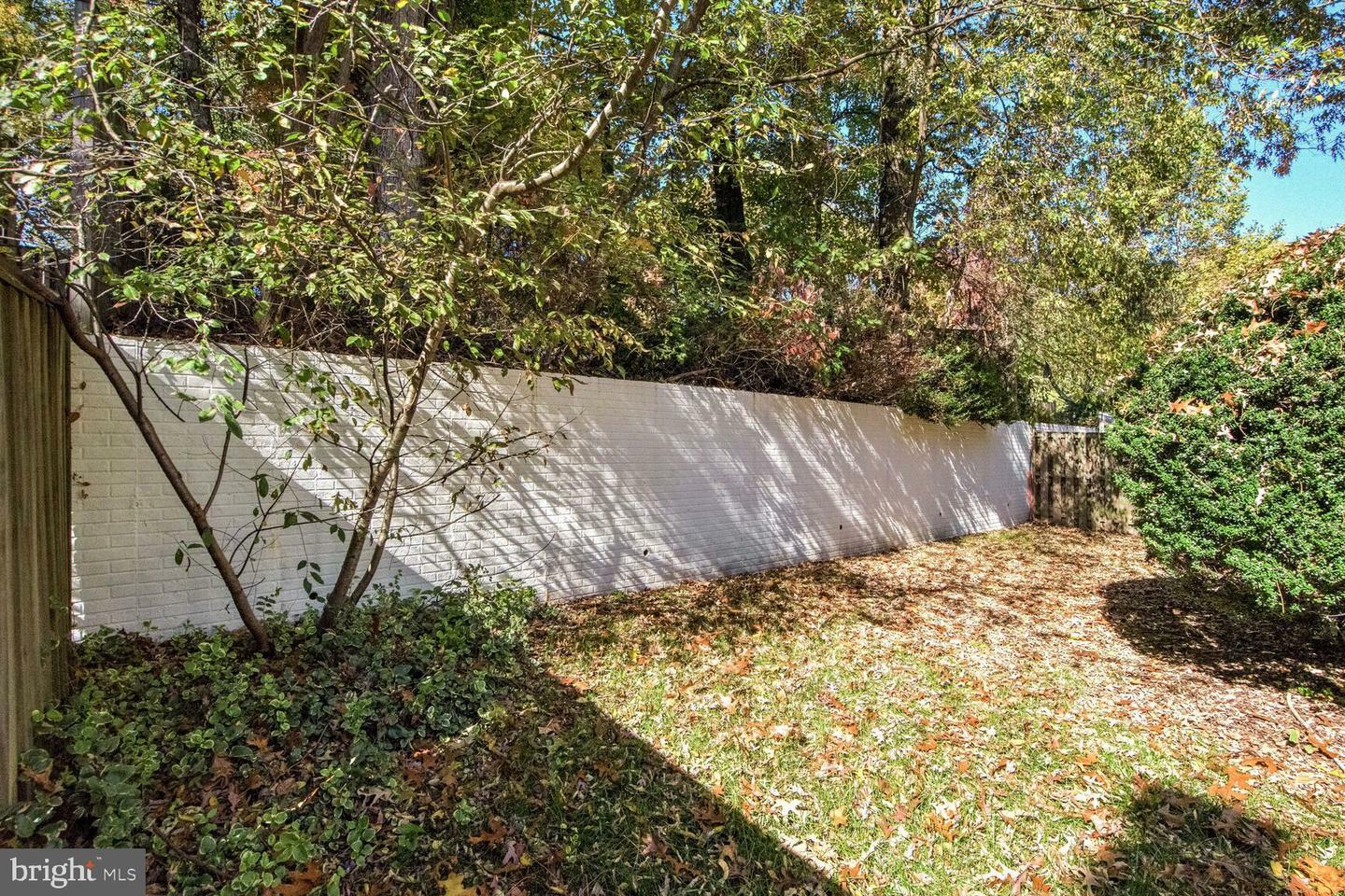 Property Photo:  9996 Hemlock Woods Lane  VA 22015 