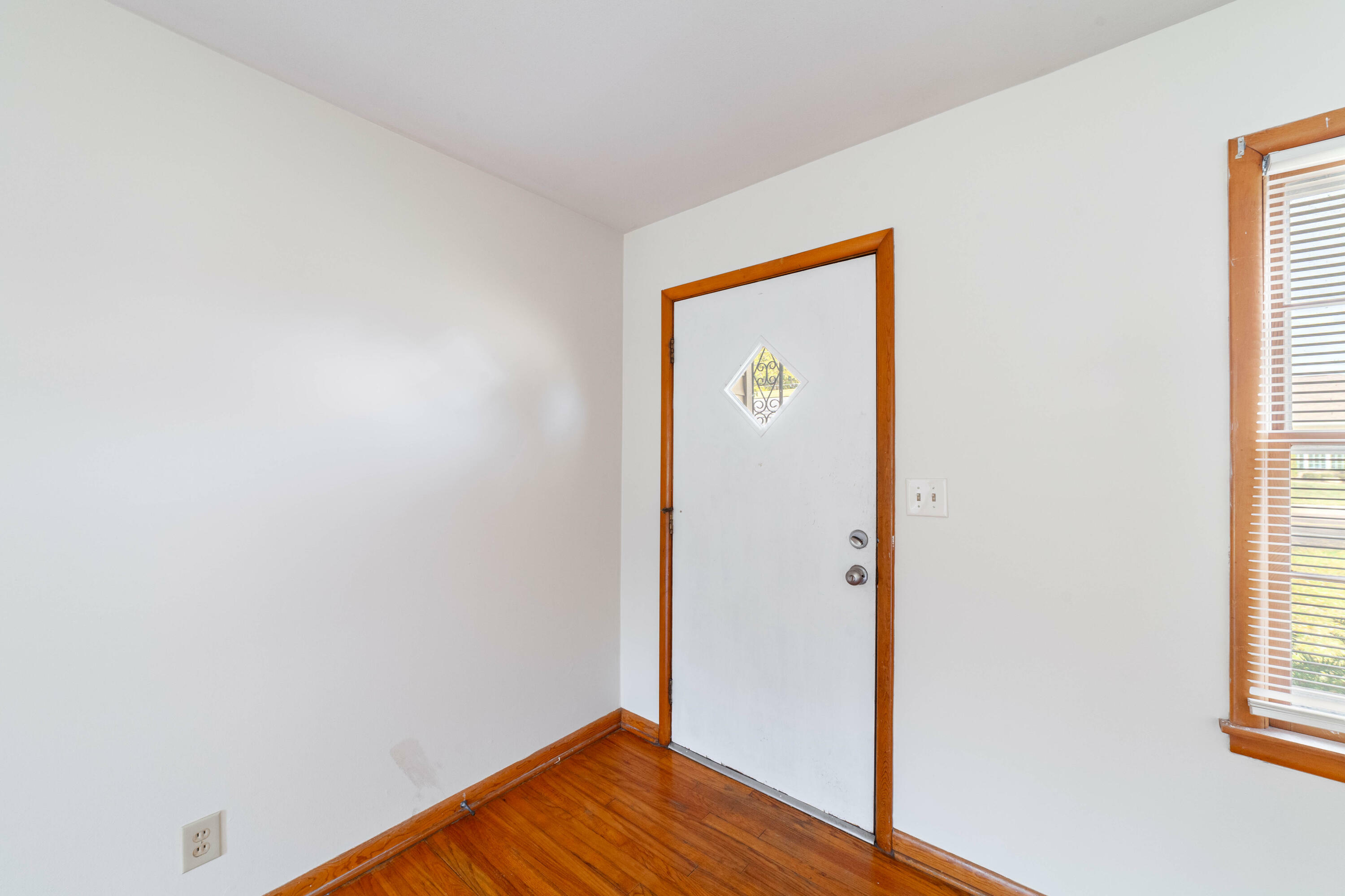 Property Photo:  2402 W Broadway  MO 65203 