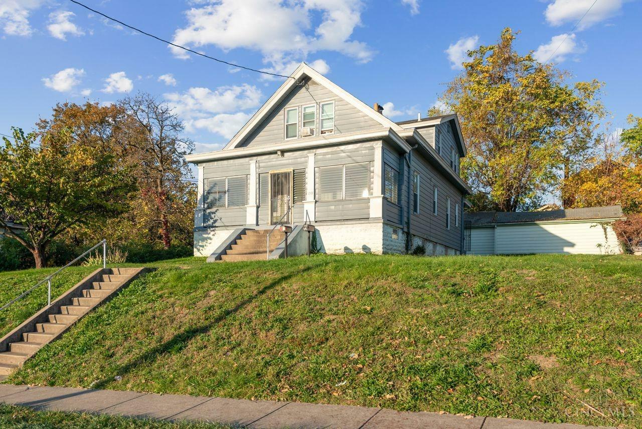 Property Photo:  1703 First Avenue  OH 45205 