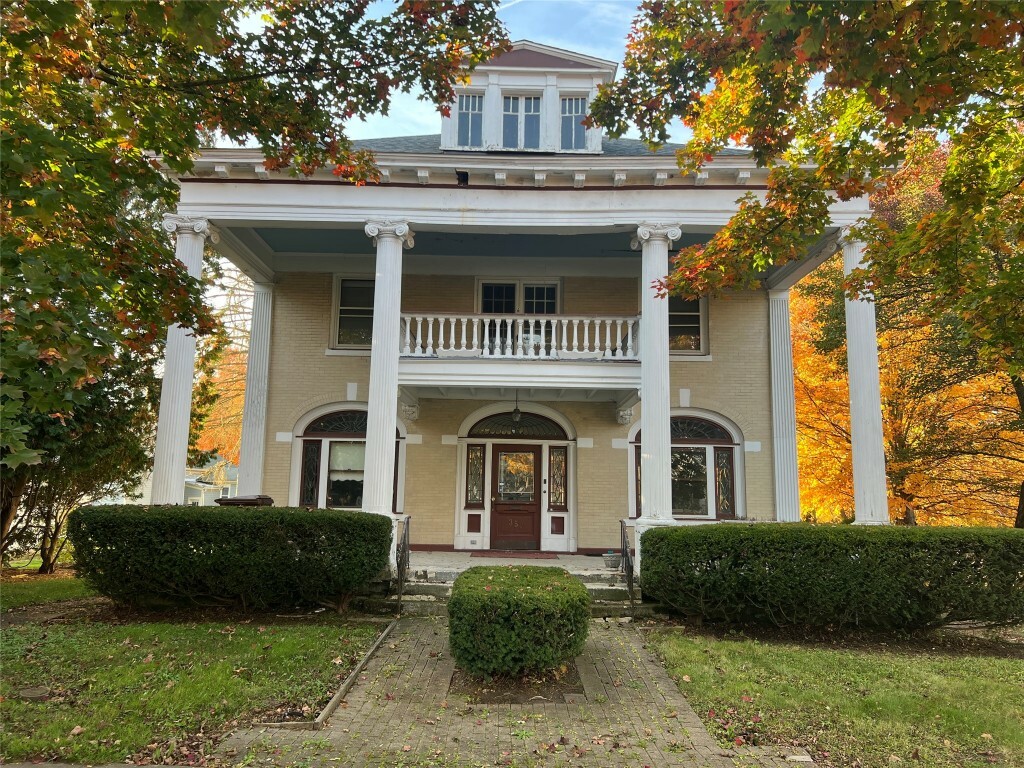 Property Photo:  352 S Main Street  PA 16403 
