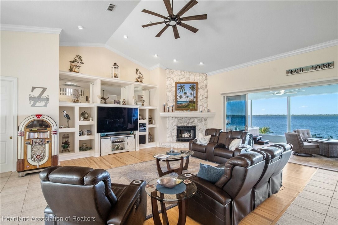 Property Photo:  624 Sunset Pointe Drive  FL 33852 